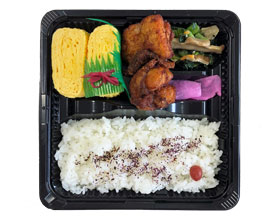 鶏親子弁当 500円(税込)