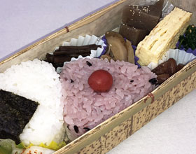 伊勢本街道弁当 1,300円(税込)