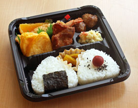 おにぎり弁当 650円(税込)